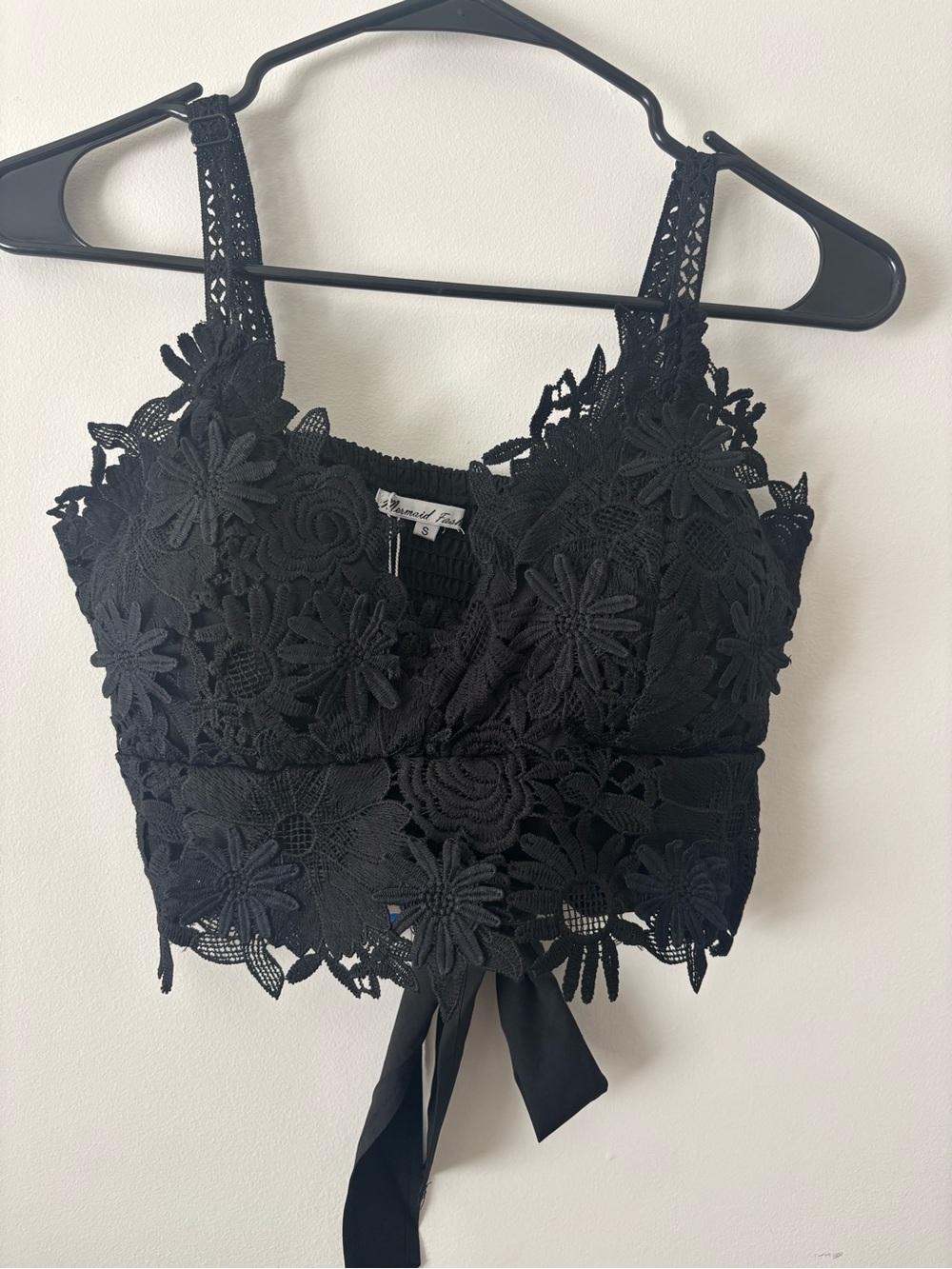 Handmade Floral Lace Crop Top - Black